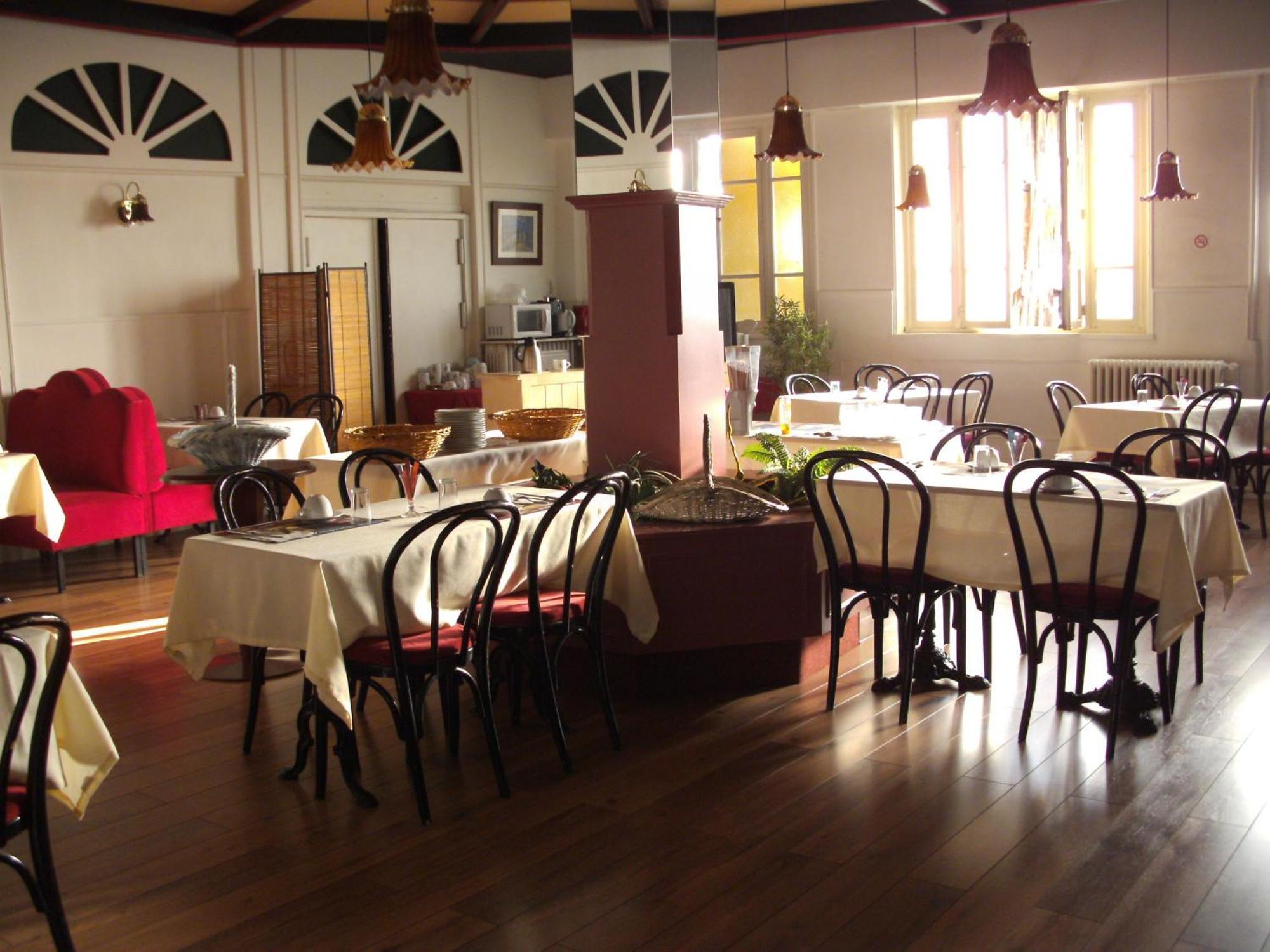 Hotel Bar Restaurant Saint Paul Verdun-sur-Meuse Exterior photo