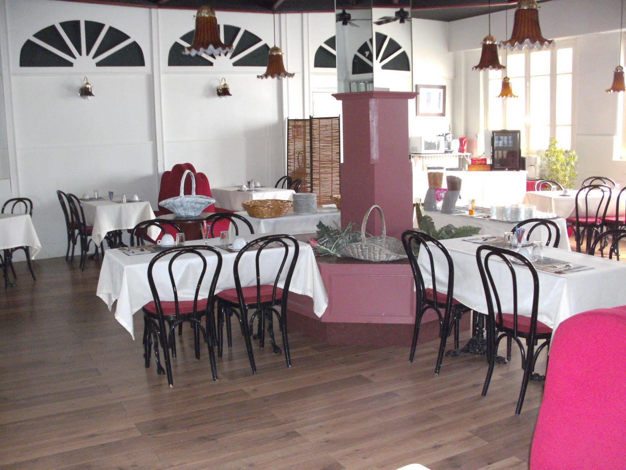 Hotel Bar Restaurant Saint Paul Verdun-sur-Meuse Exterior photo