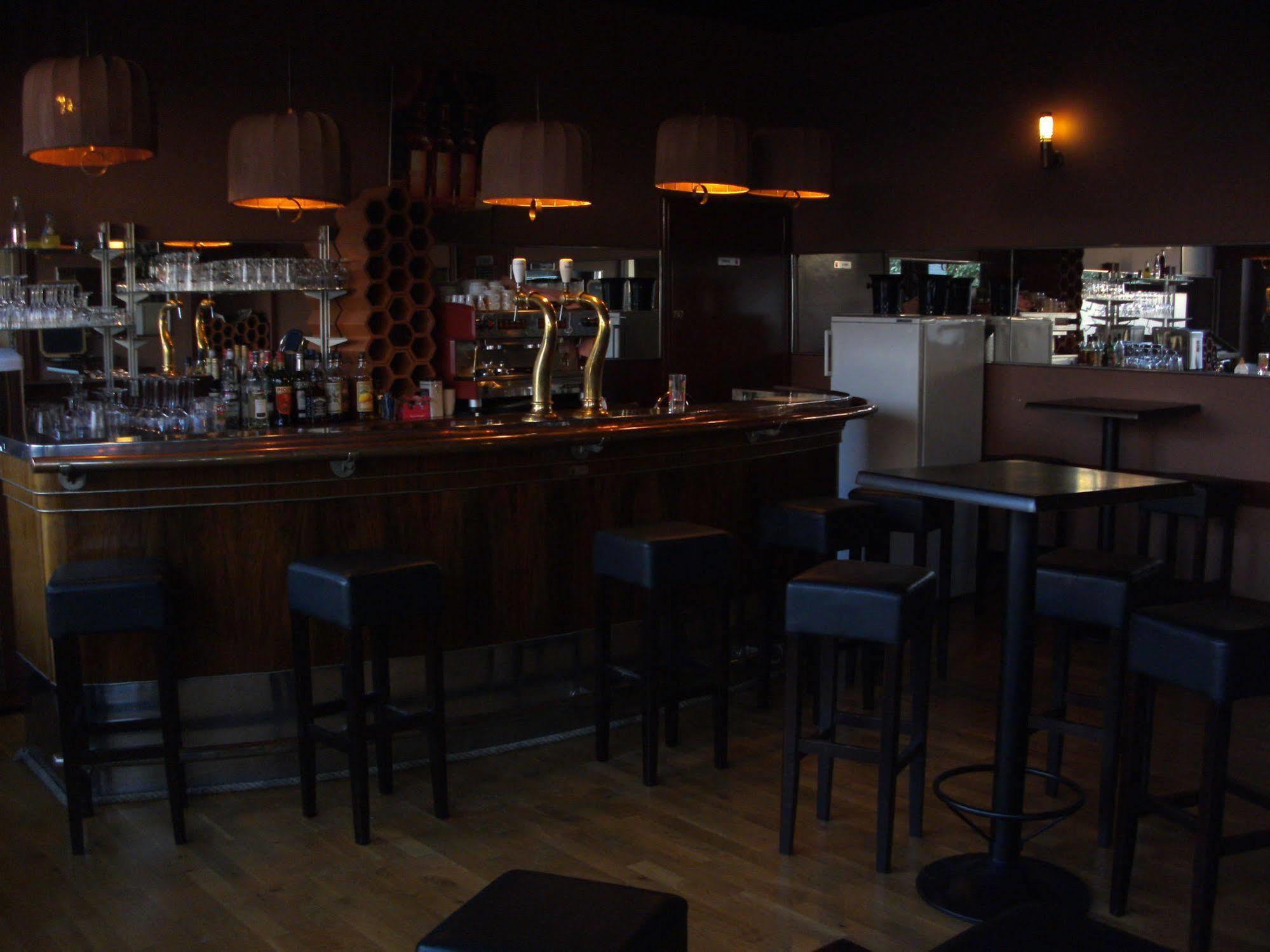 Hotel Bar Restaurant Saint Paul Verdun-sur-Meuse Exterior photo